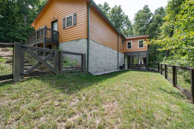 2614 Distillery Rd, Greenbrier, TN 37073