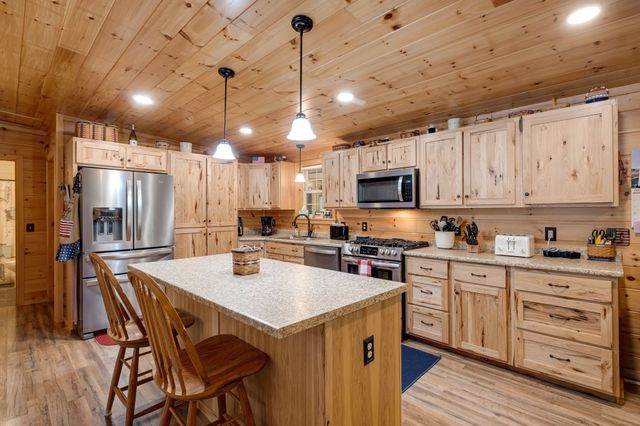 2614 Distillery Rd, Greenbrier, TN 37073