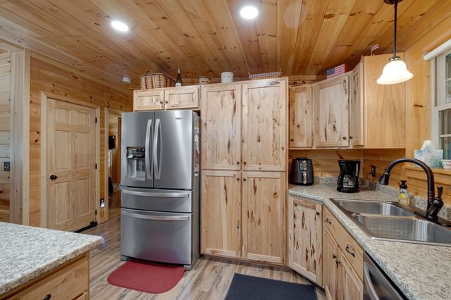 2614 Distillery Rd, Greenbrier, TN 37073