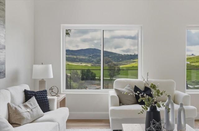 2918 Fairview Dr, Vista, CA 92084