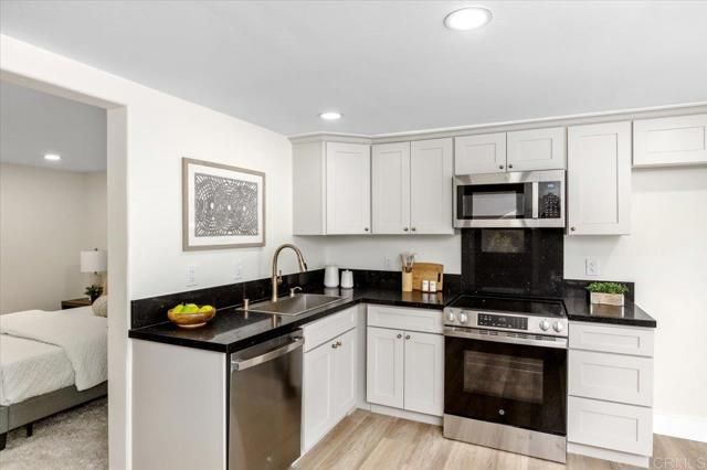 2918 Fairview Dr, Vista, CA 92084