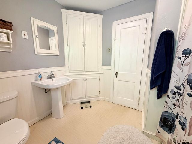 208 E Washington, Overton, TX 75684