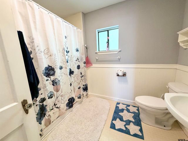 208 E Washington, Overton, TX 75684