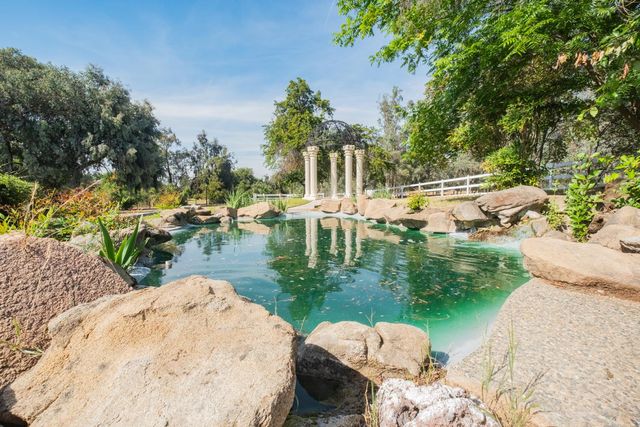 5451 Amber Avenue, Clovis, CA 93619