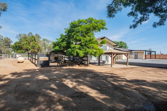 5451 Amber Avenue, Clovis, CA 93619