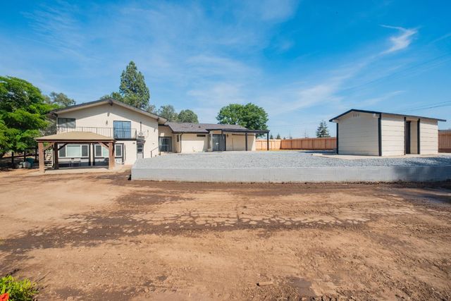5451 Amber Avenue, Clovis, CA 93619