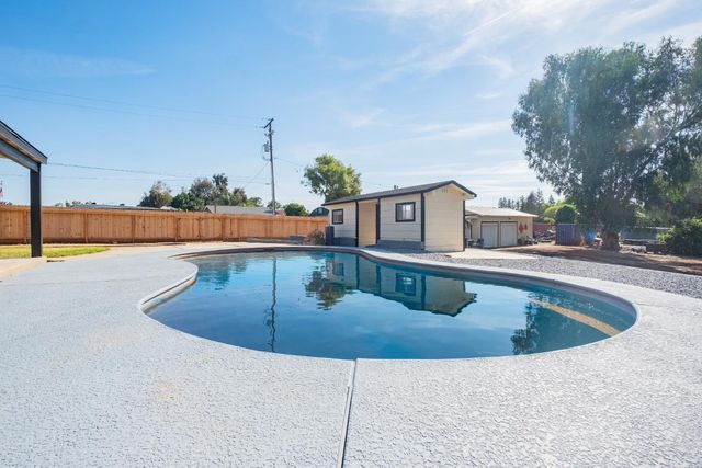5451 Amber Avenue, Clovis, CA 93619
