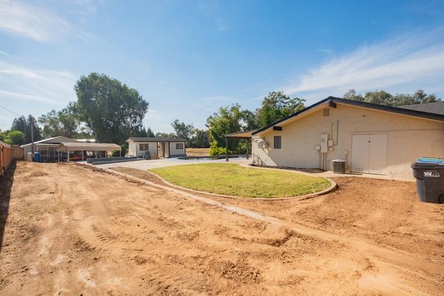 5451 Amber Avenue, Clovis, CA 93619