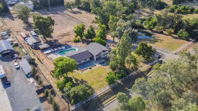 5451 Amber Avenue, Clovis, CA 93619