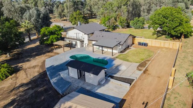 5451 Amber Avenue, Clovis, CA 93619