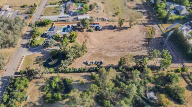 5451 Amber Avenue, Clovis, CA 93619