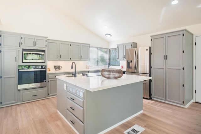 5451 Amber Avenue, Clovis, CA 93619