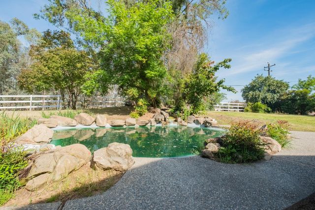 5451 Amber Avenue, Clovis, CA 93619