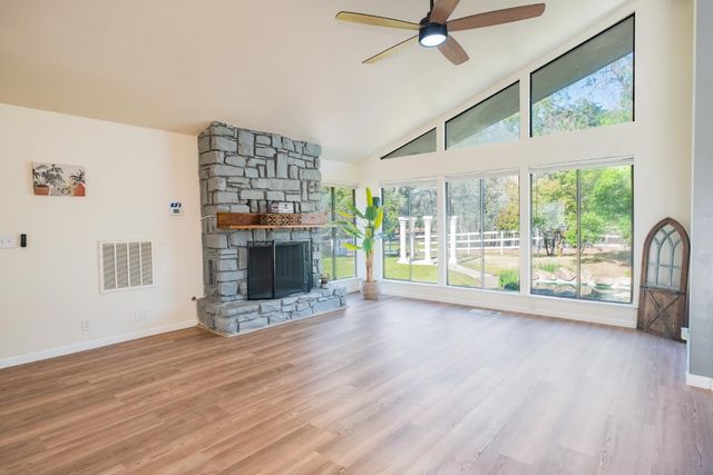 5451 Amber Avenue, Clovis, CA 93619