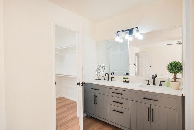 5451 Amber Avenue, Clovis, CA 93619