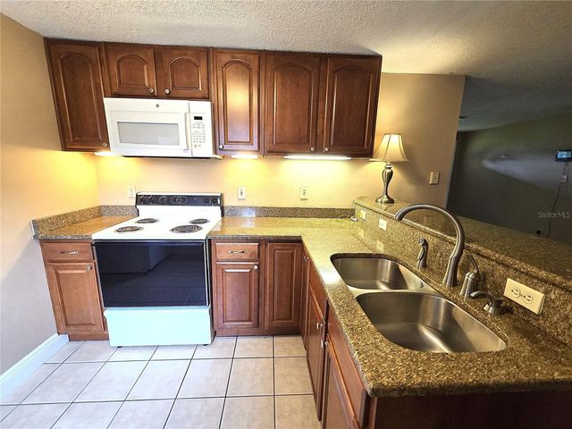 1214 JERRY SMITH ROAD, Dover, FL 33527