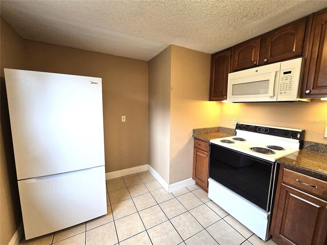 1214 JERRY SMITH ROAD, Dover, FL 33527