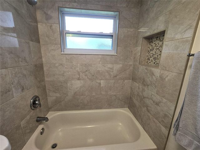 1214 JERRY SMITH ROAD, Dover, FL 33527