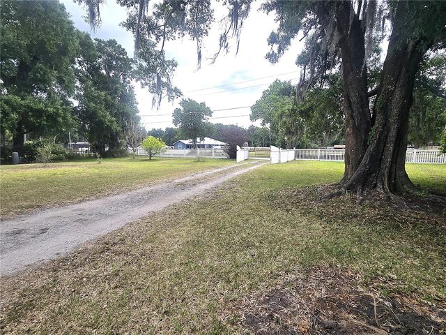 1214 JERRY SMITH ROAD, Dover, FL 33527