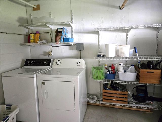 1214 JERRY SMITH ROAD, Dover, FL 33527