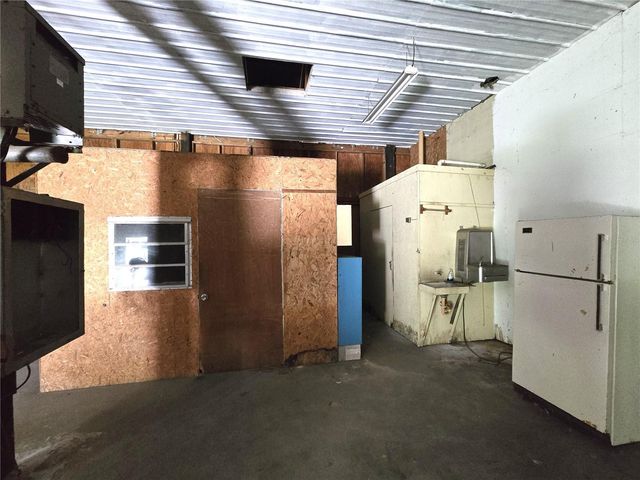 1214 JERRY SMITH ROAD, Dover, FL 33527