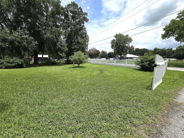 1214 JERRY SMITH ROAD, Dover, FL 33527