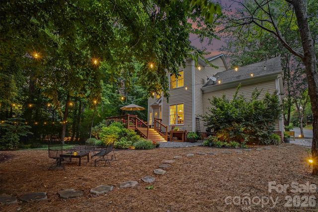 7814 Hollow Oaks Lane, Waxhaw, NC 28173