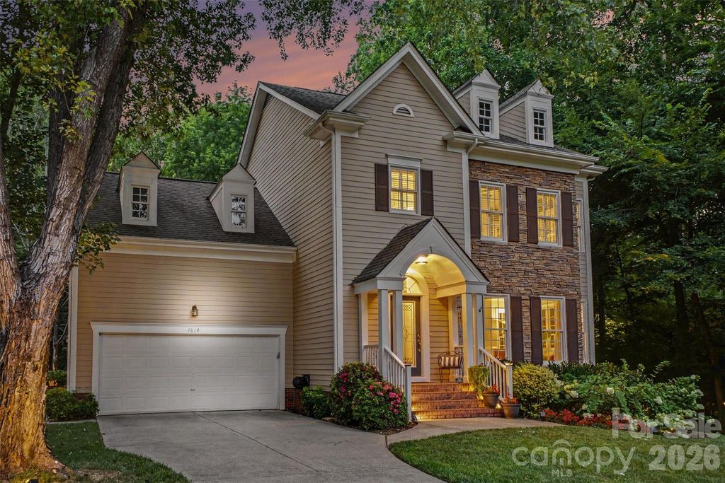 7814 Hollow Oaks Lane, Waxhaw, NC 28173