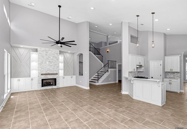 6210 Royal Palm Ct, Gonzales, LA 70737