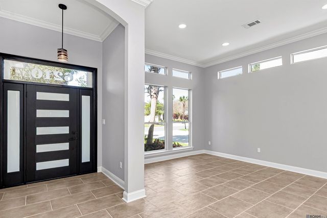 6210 Royal Palm Ct, Gonzales, LA 70737