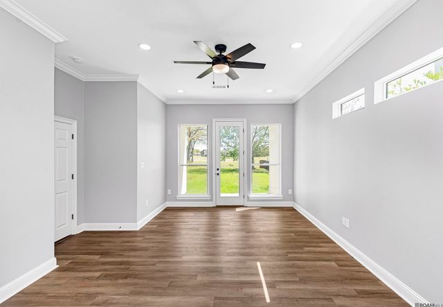 6210 Royal Palm Ct, Gonzales, LA 70737