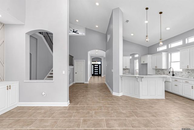 6210 Royal Palm Ct, Gonzales, LA 70737