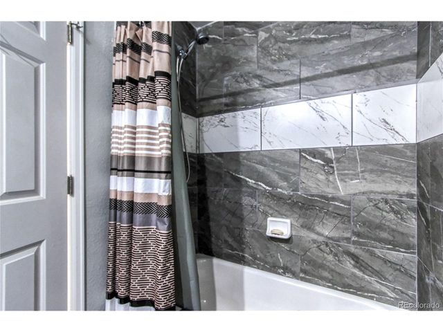 2152 S Victor St B, Aurora, CO 80014