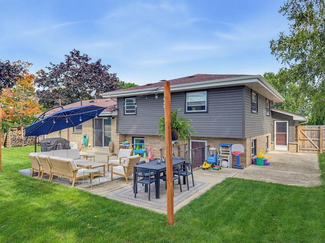1521 Beech STREET, South Milwaukee, WI 53172