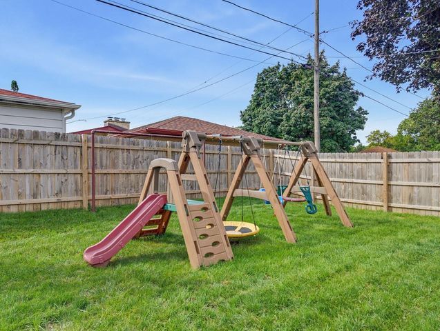 1521 Beech STREET, South Milwaukee, WI 53172