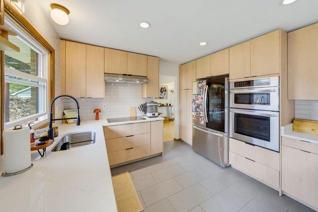 1521 Beech STREET, South Milwaukee, WI 53172