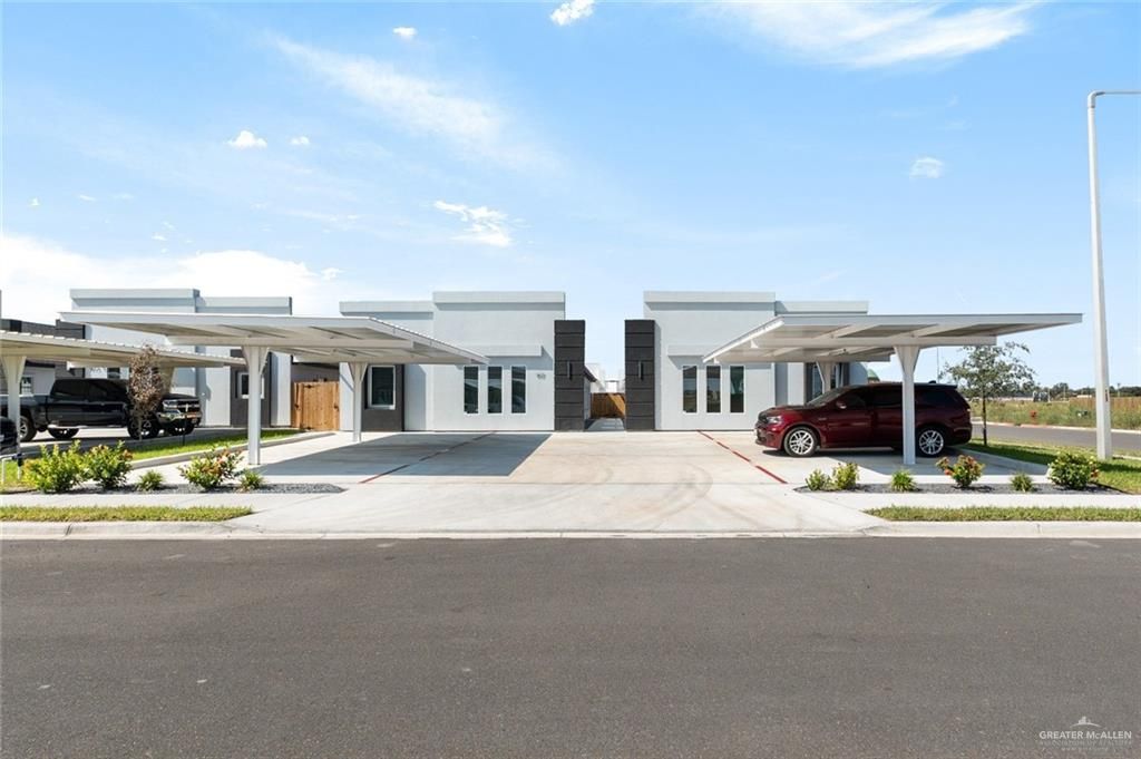 917 E Deluxe Street B, Alamo, TX 78589