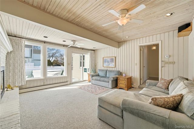 38 Bradish Lane, Bay Shore, NY 11706