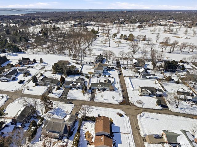 38 Bradish Lane, Bay Shore, NY 11706