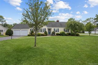 38 Bradish Lane, Bay Shore, NY 11706