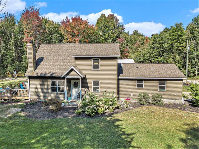 4529 S Hilton Park Road, Fruitport, MI 49415