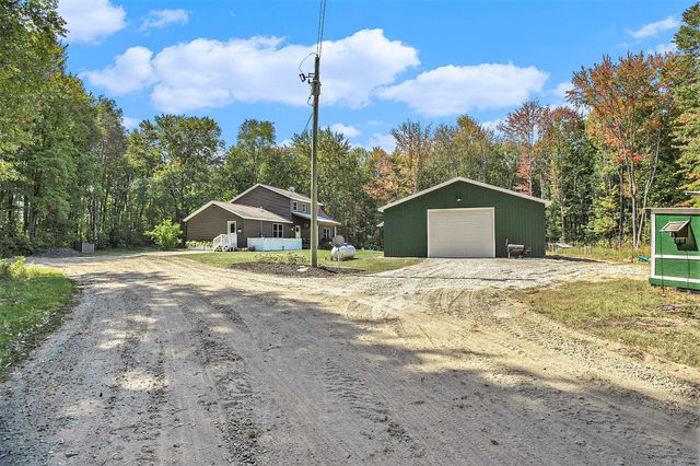 4529 S Hilton Park Road, Fruitport, MI 49415