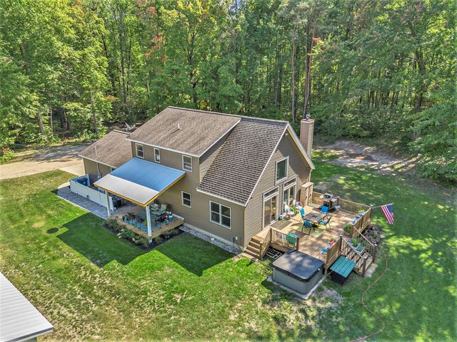 4529 S Hilton Park Road, Fruitport, MI 49415