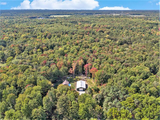 4529 S Hilton Park Road, Fruitport, MI 49415