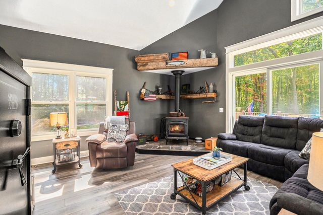 4529 S Hilton Park Road, Fruitport, MI 49415