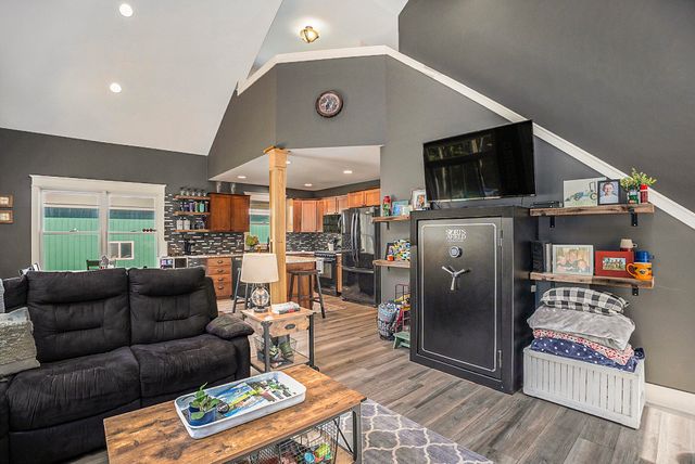 4529 S Hilton Park Road, Fruitport, MI 49415