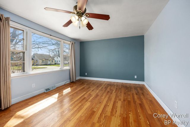 1427 Grant Avenue, Grand Haven, MI 49417