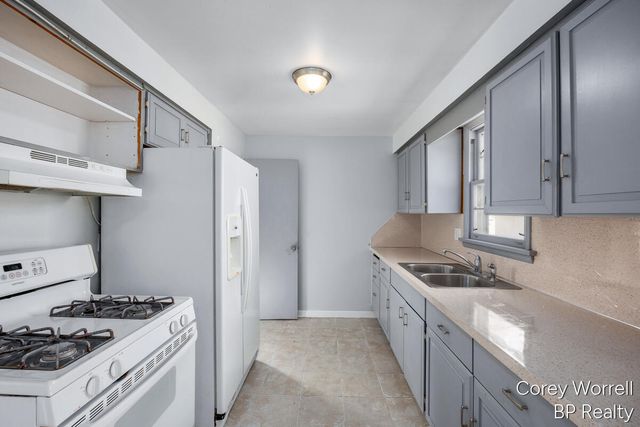 1427 Grant Avenue, Grand Haven, MI 49417