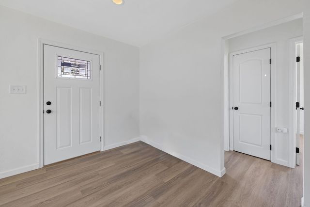 2261 S Nicholas Avenue, Fresno, CA 93706