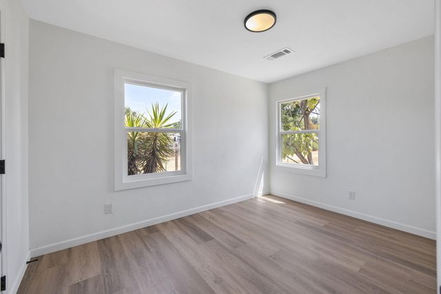 2261 S Nicholas Avenue, Fresno, CA 93706